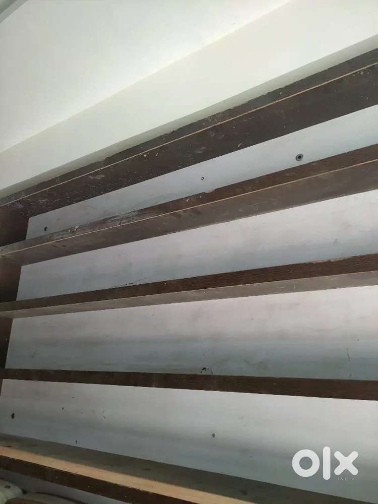 Wooden rack for shop 8 feet length 3 feet hight 6 inches width