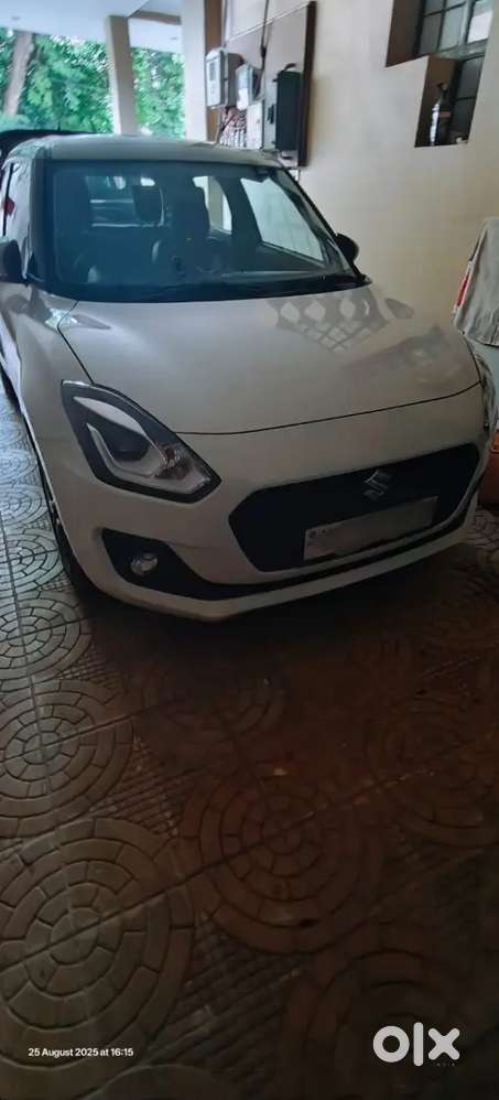 Maruti Suzuki Swift 2018 ZXI PLUS top end, White color Petrol 13500 Km