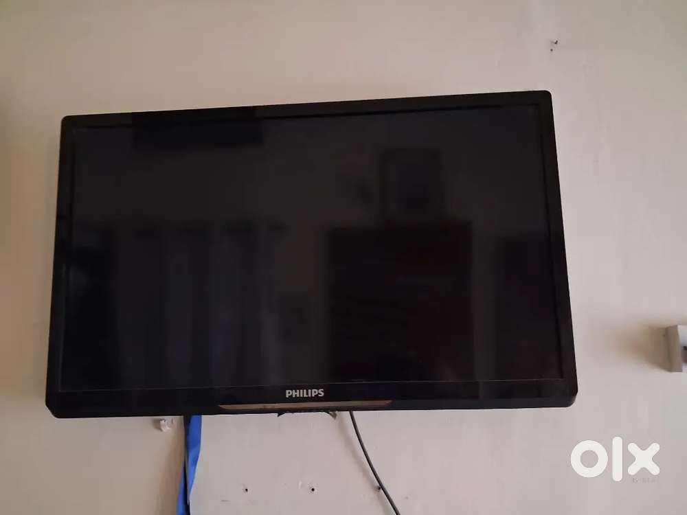Philips 32 inch TV for sale