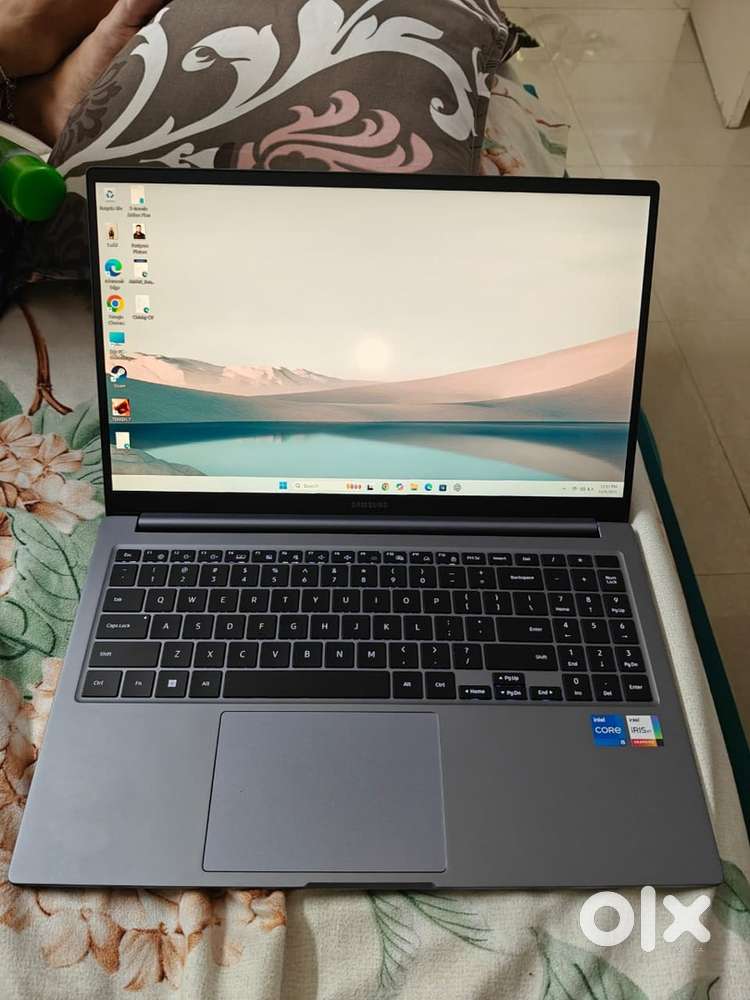 Samsung Galaxy Book 4 - i5 13th Gen  16GB  512GB SSD