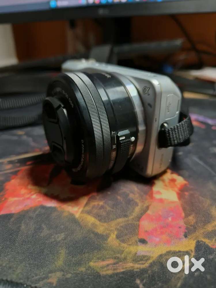 Selling my sony nex 3 with 16-50 E mount lens