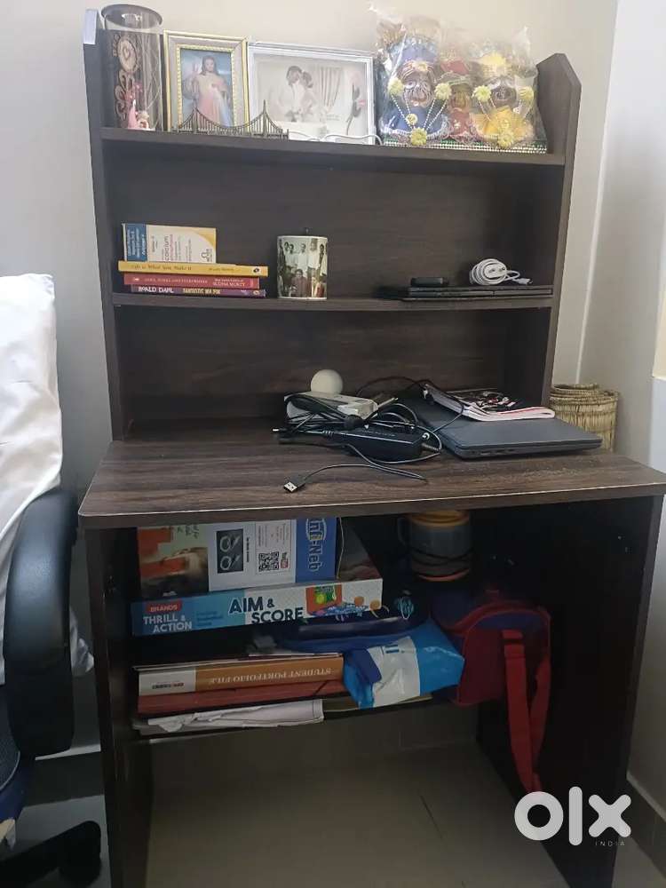 Computer table