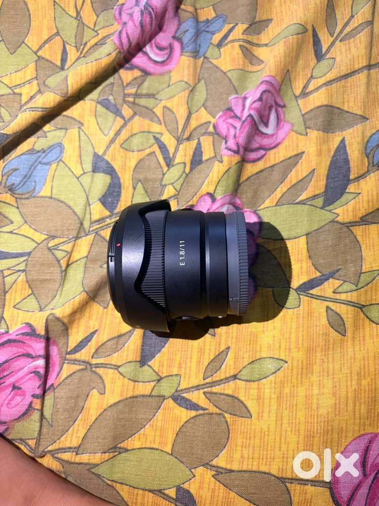 Sony SEL11F18 Wide angle lens (Black, 11mm)