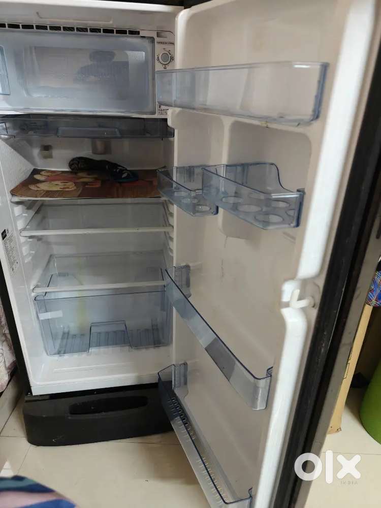 NEW LOOKING 183L direct cooling sing door 4 star samsung refrigerator