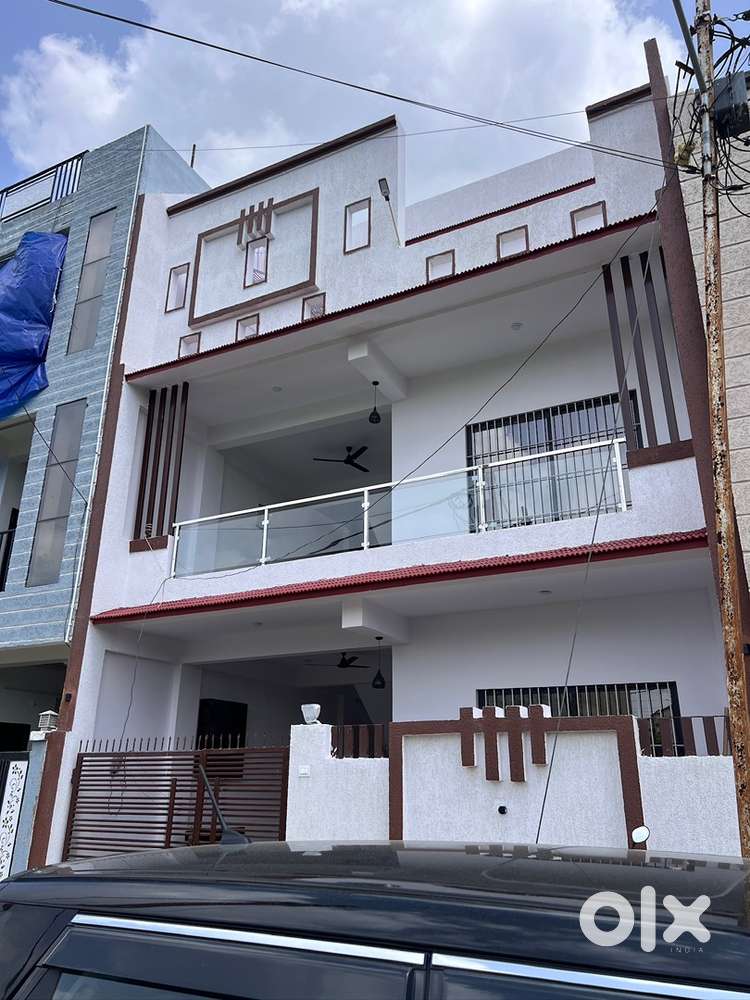 1 bhk flat Furnished/ Unfurnished triplex near RKDF University