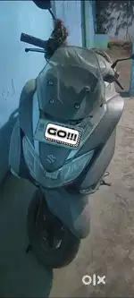 Suzuki BURGMAN STREET (125cc) in gray Colour.