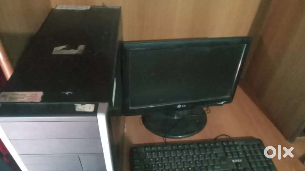 HCL computer with accessories