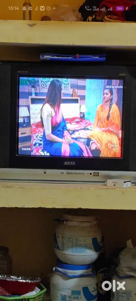 AKAI 32INCH