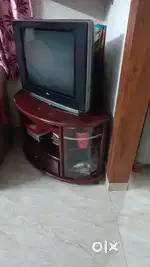 LG TV with Table