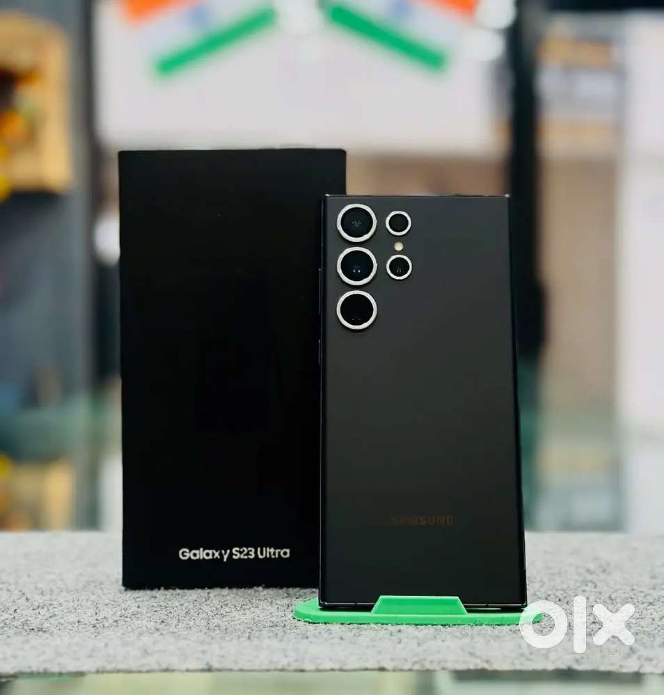 Samsung' s23 ultra  8 month old with bill box warranty