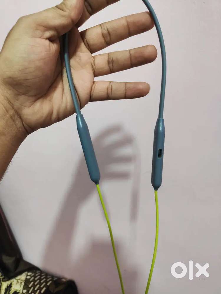 Brand new OnePlus Neckband very less used.Bullets Wireless Z2