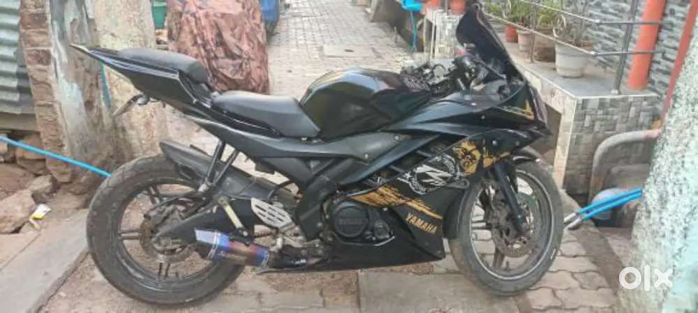 Yamaha R15 V2