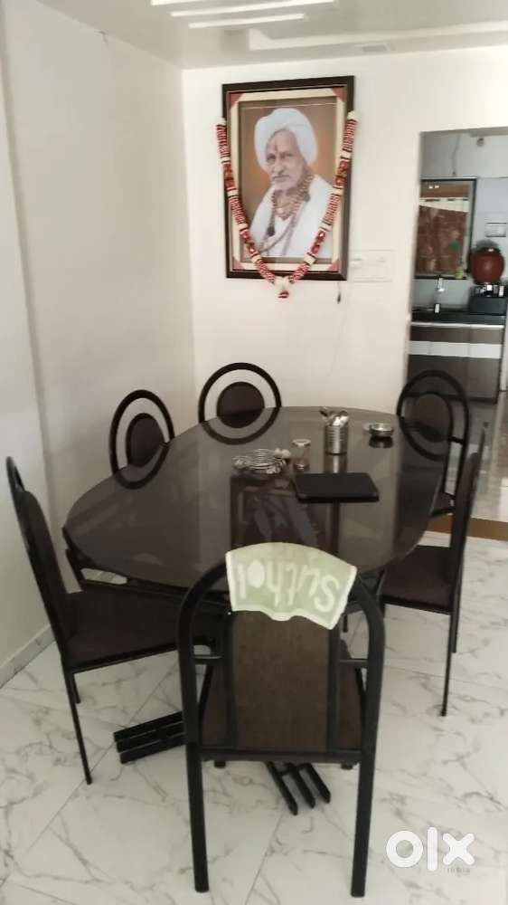 Sofa and dining table for sell