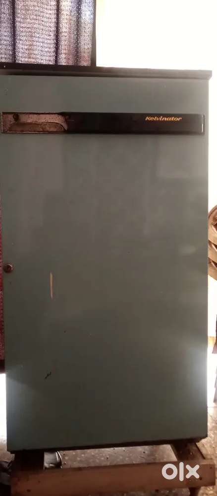 Kelvinator 165L fridge