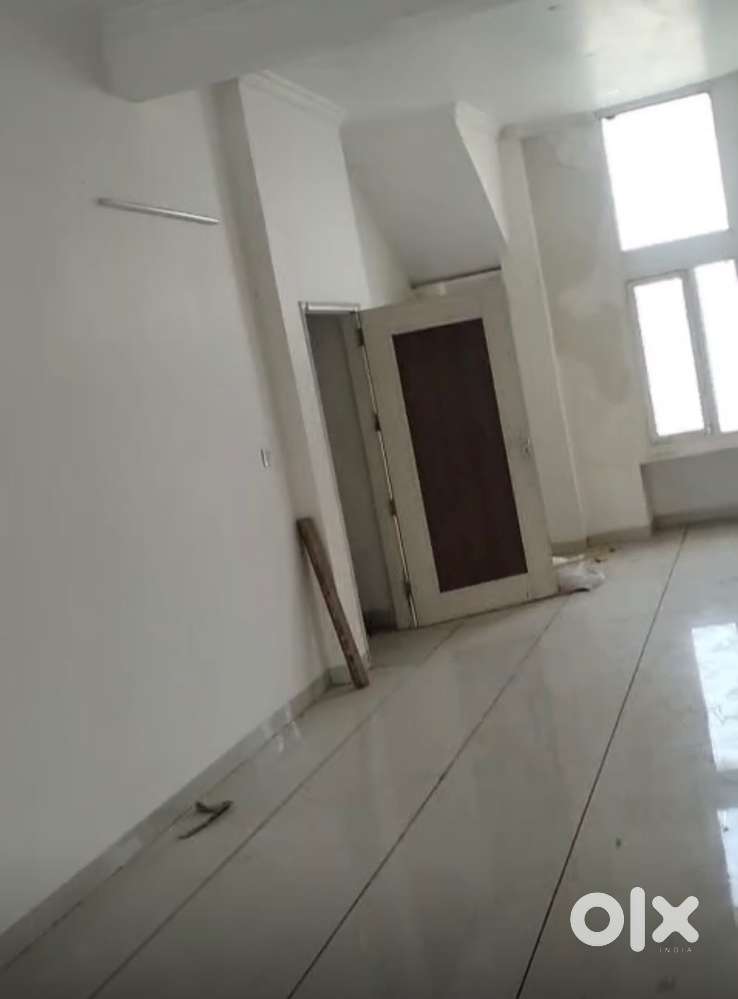 showroom for sale