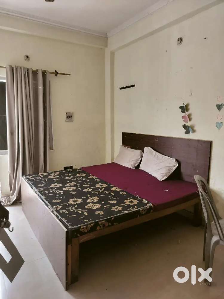 4000 Single room Boys and and Girls  Independent Complete room