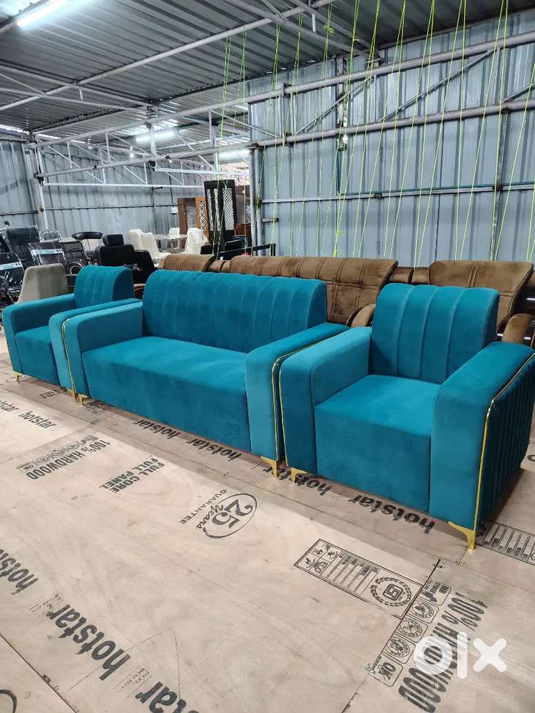 Maharaja sofa set's 5 seater (3+1+1) available in Cash OR FINANCE