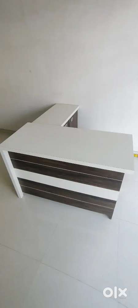 L shape Office Table