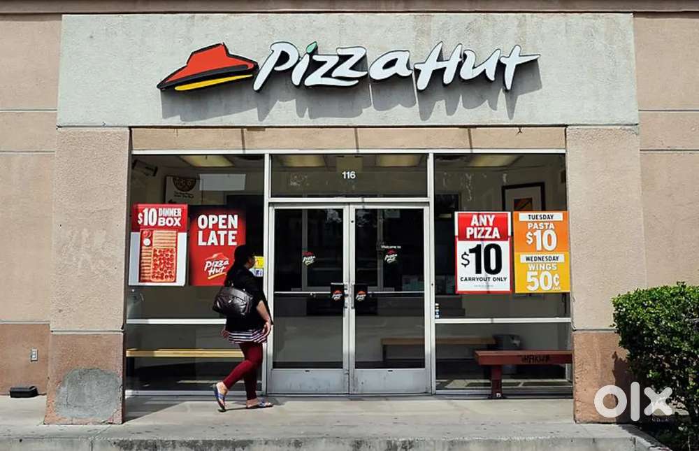 NEED SOME GIRLS/BOYS FOR PIZZA KING OUTLET  APPLY NOW !