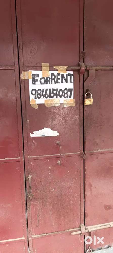 FULLY FURNISHED COFFEE SHOP WITH FREEZER & FRIDGE FOR RENT