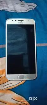 Moto G5s phone