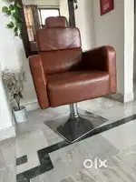 Salon chair