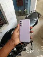 Samsung s21 fe  8 /128