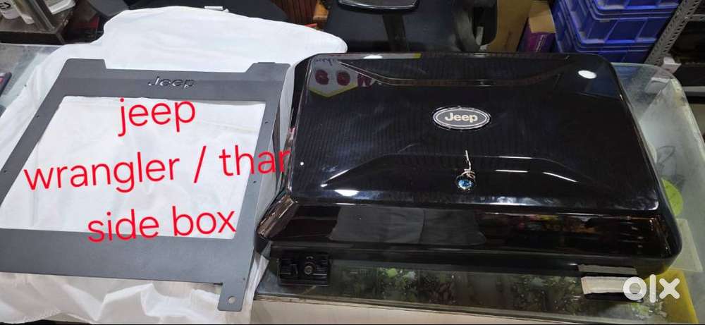 THAR ROXX LADDER AND BOX