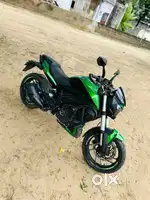 BAJAJ DOMINAR 400 GREEN