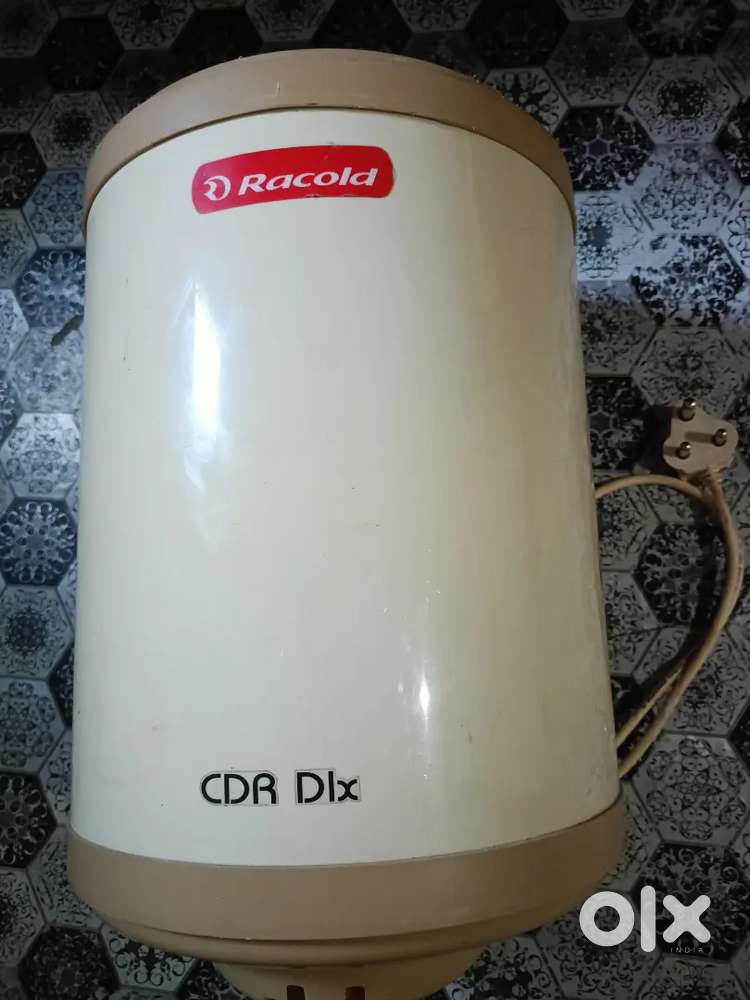 Gidar 10 litre mein hai aur ek sal Purana Hai acchi condition wala