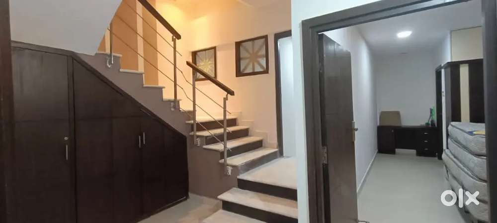 INDEPENDENT COMMERCIAL BUILDING FOR RENT IN BANJARA HILLS ROAD NO-6