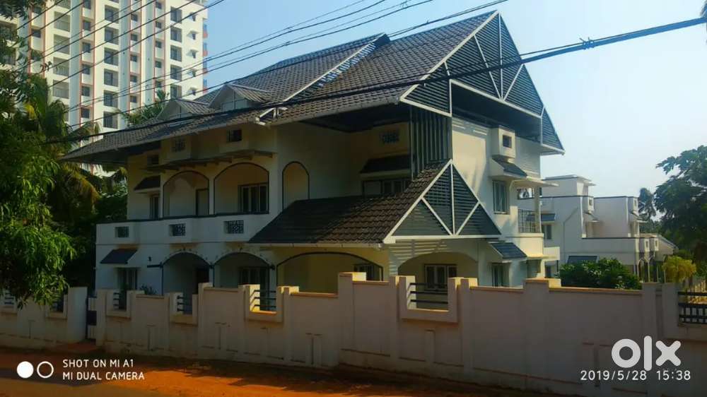 3800 sqft Villa in 11.55 cents