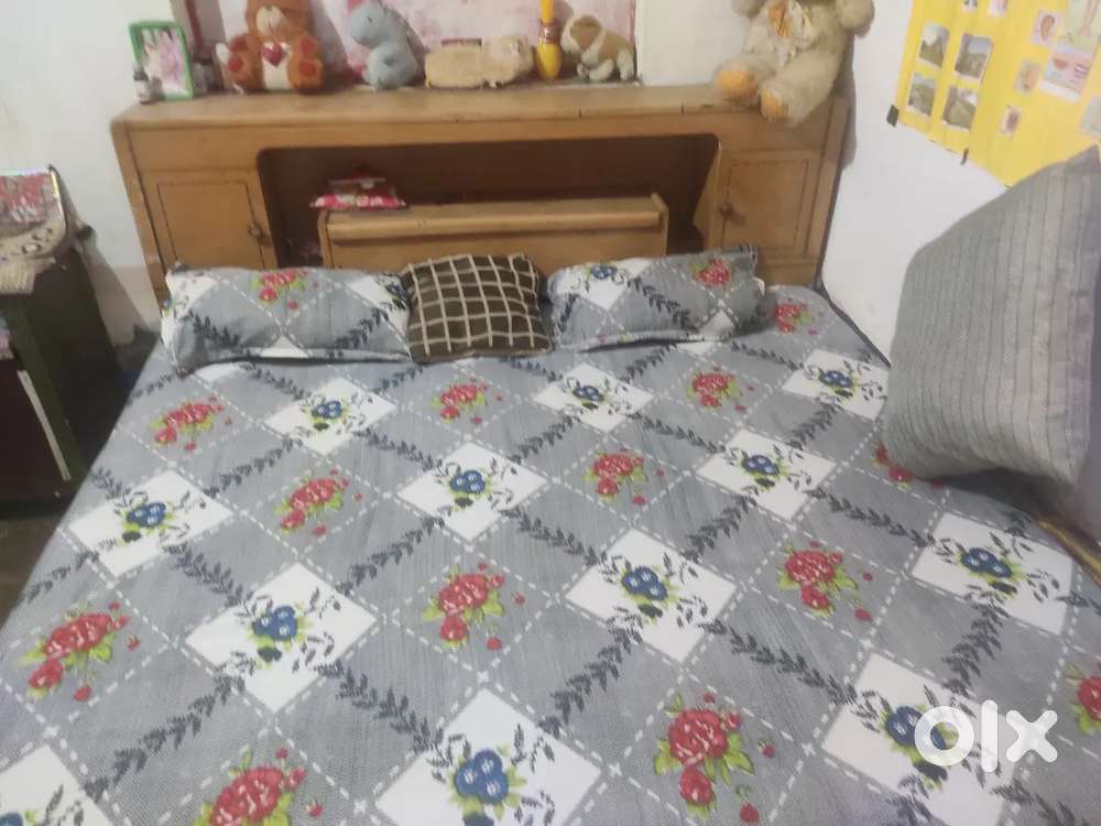 Double bed 6/6 feet urgent sell