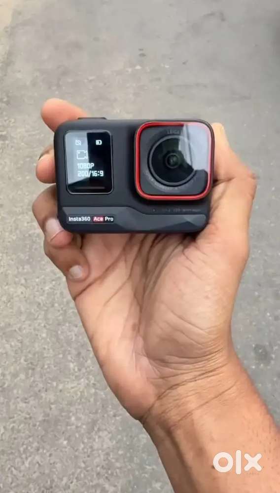 INSTA 360 ACE PRO