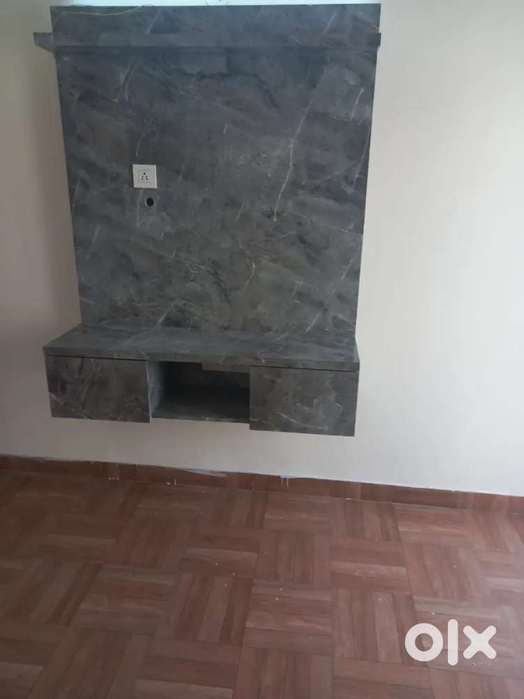 Independent house available with bathroom and kitchen