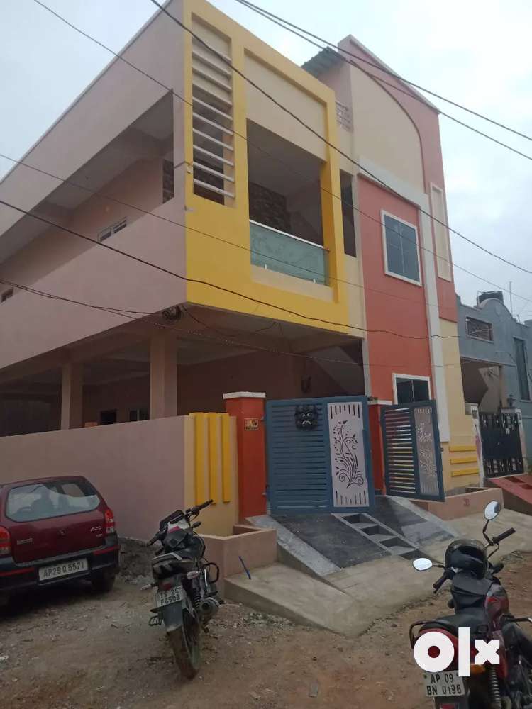 UPPAL METRO STATION VERY NEAR 150 SQ YADS G+1 BUILDING FOR SALE