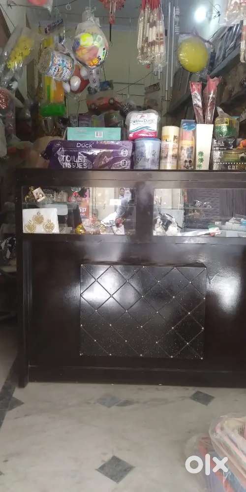 Shop goods 4 feet display counter for sale