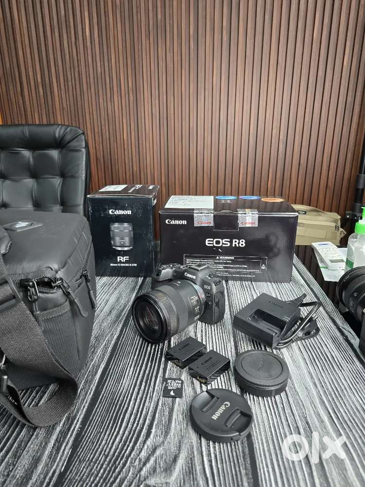 Canon EOS R8 with Rf 85mm F2.0 3 days old