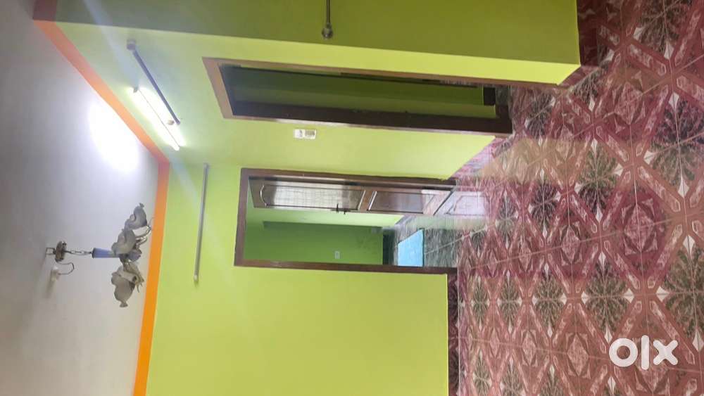 Well maintained and clean house top floor for rent !!