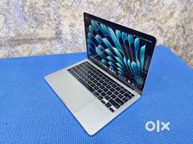 M1 Chipset 100%Battery health 8GB/256GB SSD Touchbar Apple Macbook Pro
