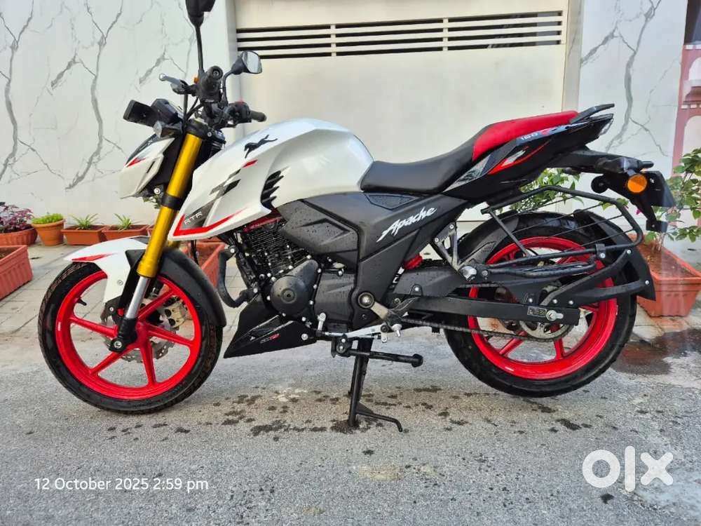 T V S APACHE RTR 160 4V