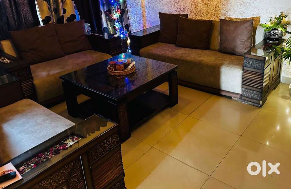 7 seater Sofa Set with centre Table