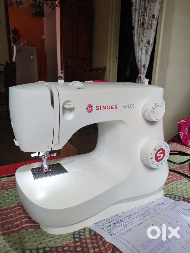 Sewing Machine - Singer M2605