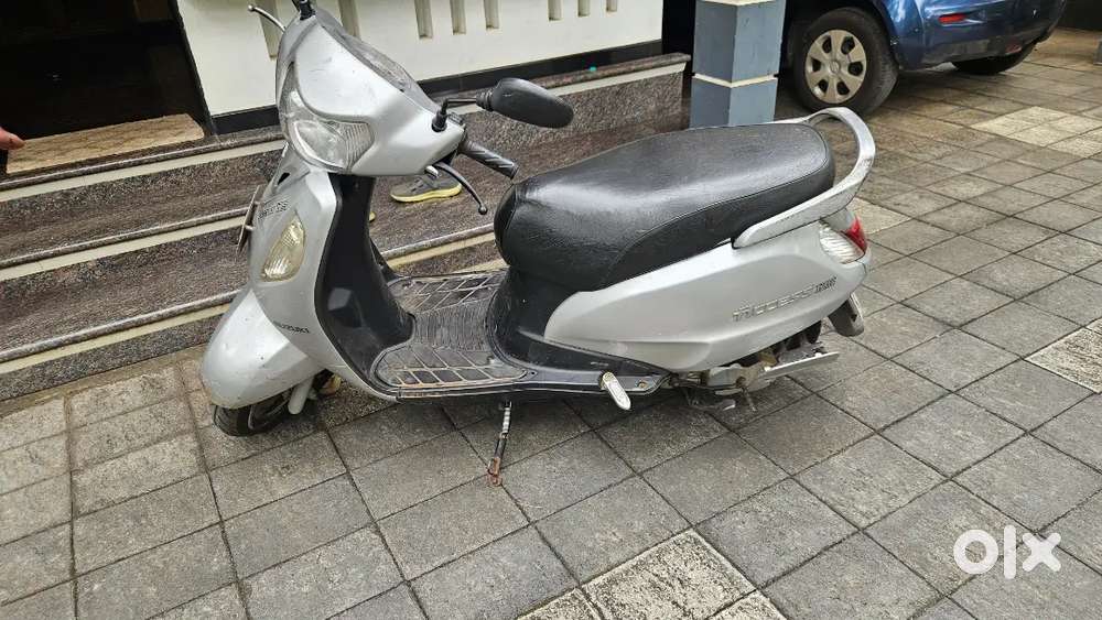 (Good conditionnew)(new battery )1 year insurance *new tyre*