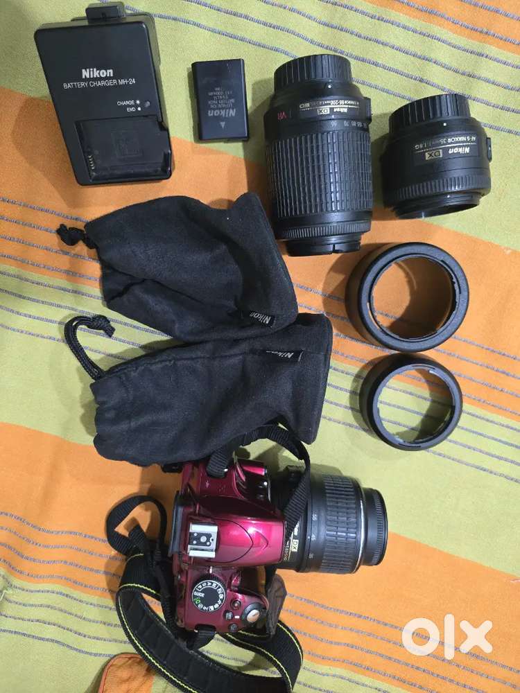 Nikon D3200 with total 3 lens and remote flash