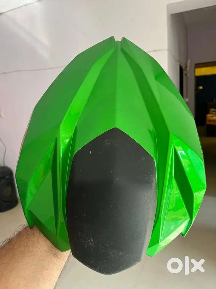 Z800 Seat Cowl