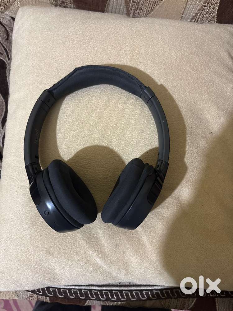 Boat Rockerz 650 wireless headphones