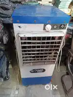 Mini cooler bahut badhiya condition A1 ek wheel hannibus