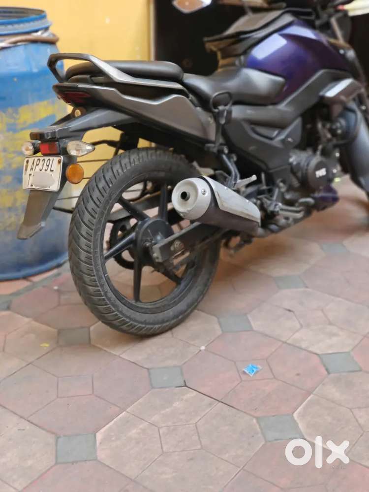 Showroom condition. Single hand