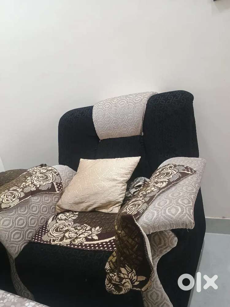 New 5 seaters sofa set